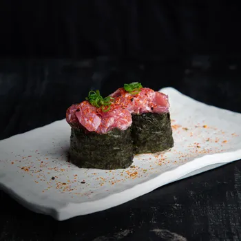 Gunkan-Tartare de atún